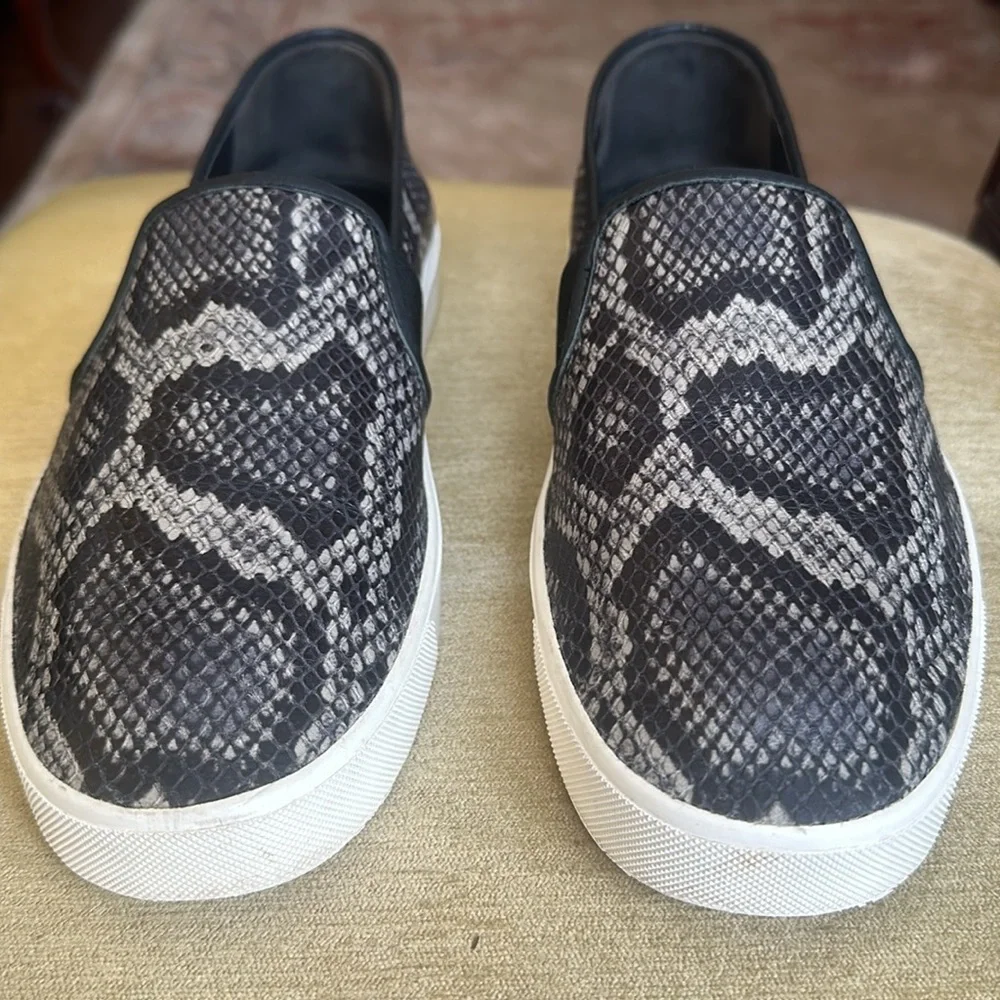 Vince Women's Blair Leather Slip On Sneakers Gray Snake Print Size 9.5